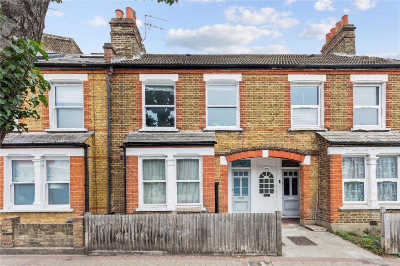 Garratt Lane, London, SW17