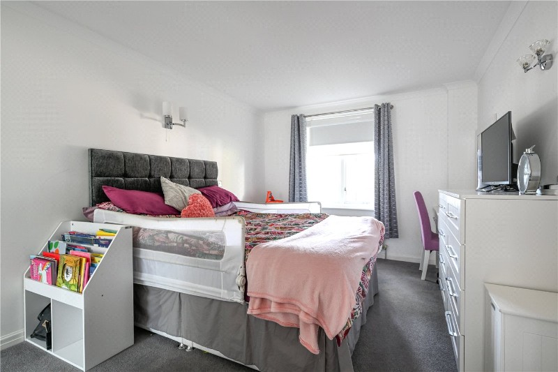 Rosslyn Park, Weybridge, KT13