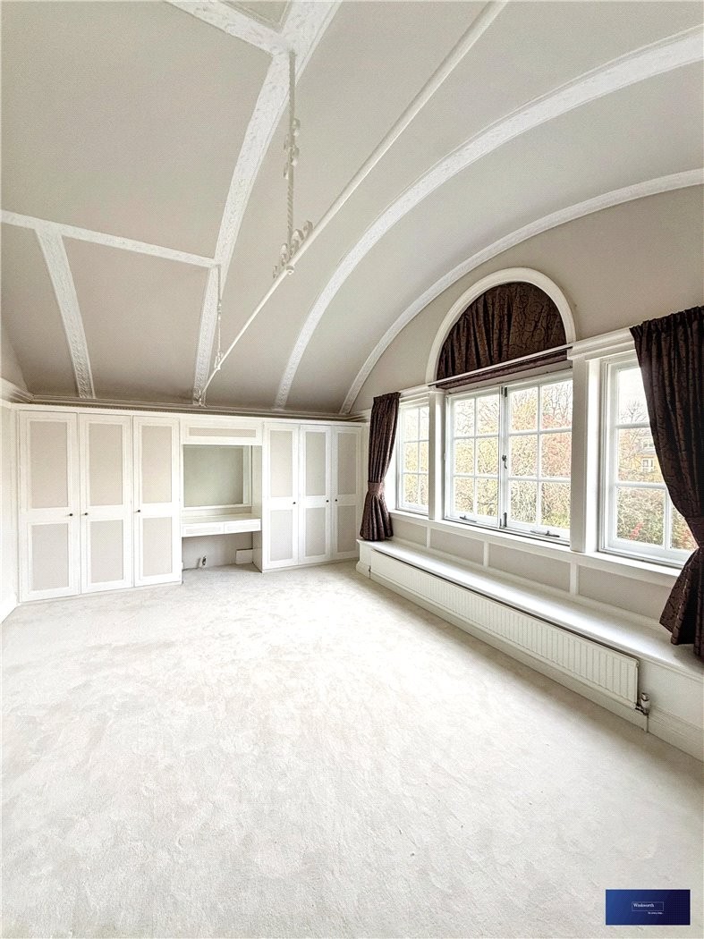 Russell Road, Shepperton, Surrey, TW17