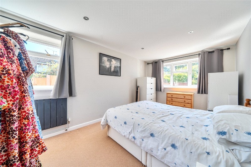Nutbourne, Farnham, Surrey, GU9