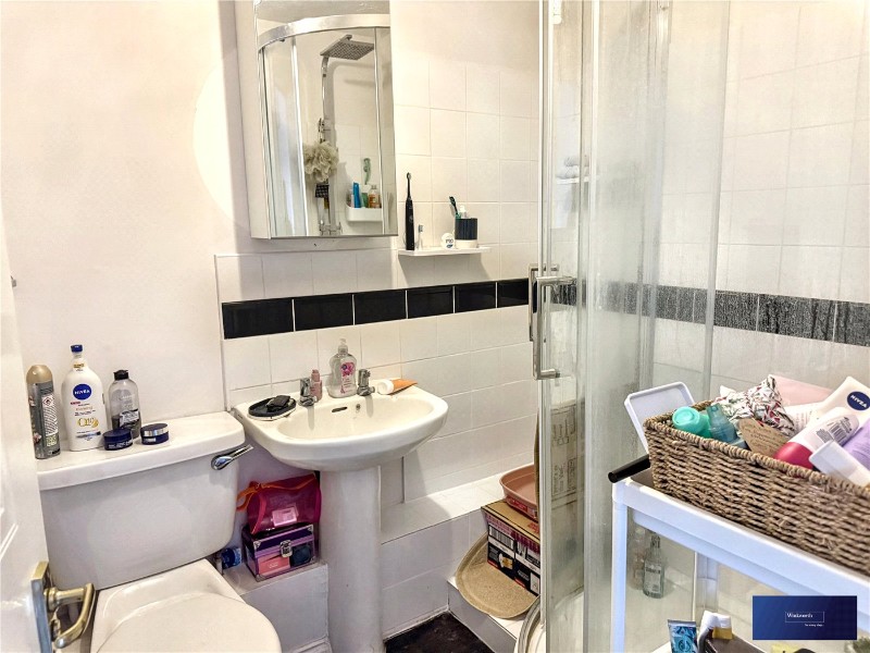 Parry Drive, Weybridge, Surrey, KT13