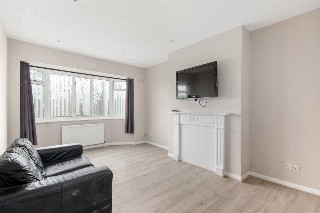 Carlingford Gardens, London, CR4