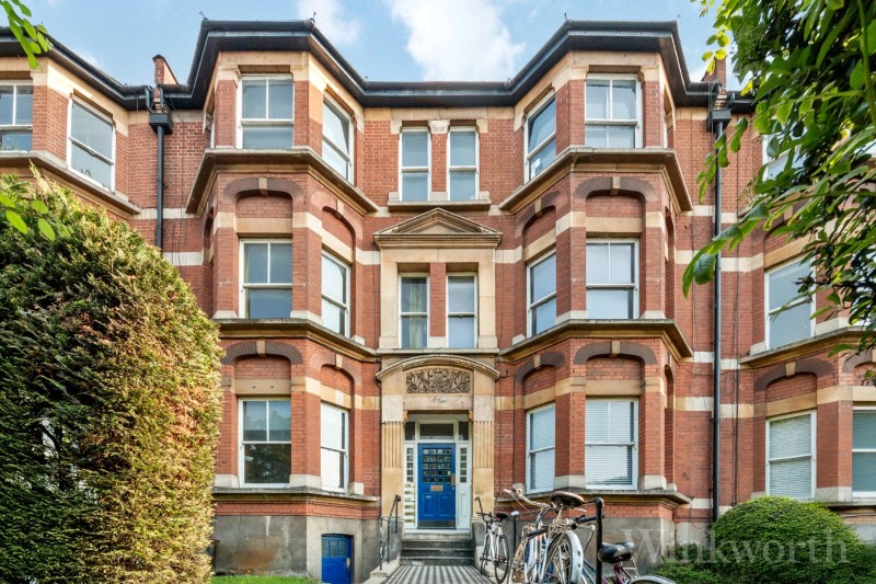 New Cross Road, London, SE14