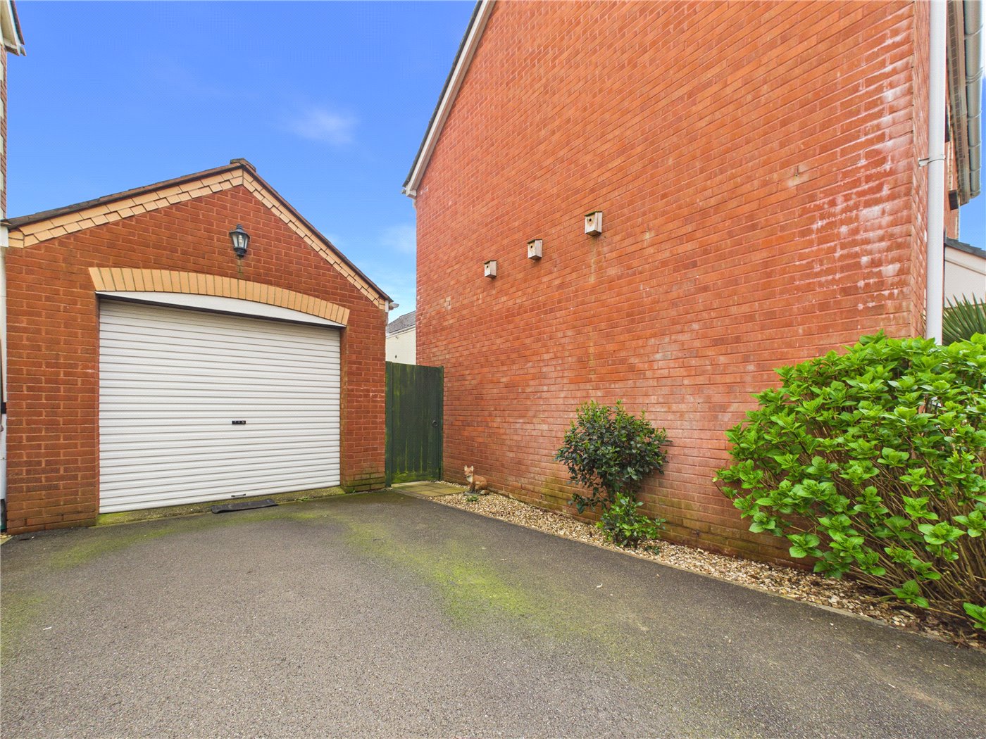 Garage/Parking