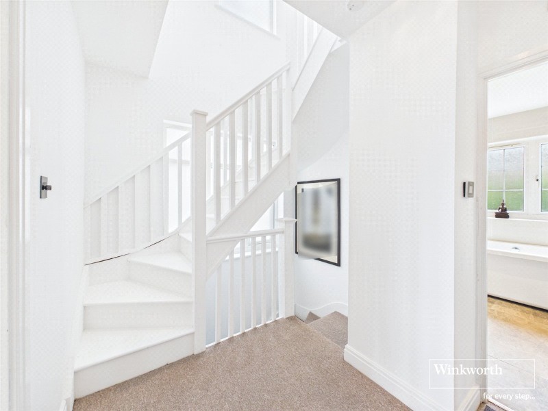 Colindeep Gardens, Hendon, London, United Kingdom, NW4