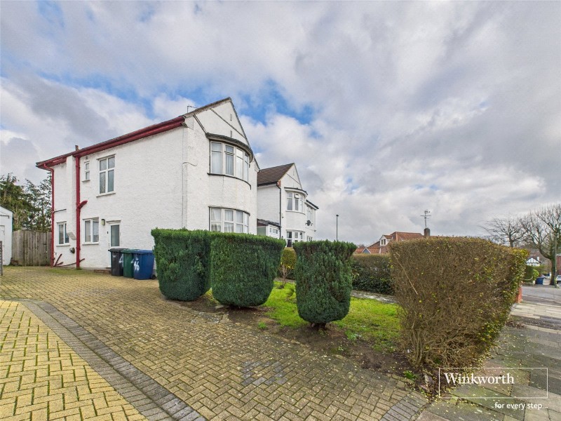 Holders Hill Avenue, Hendon, NW4