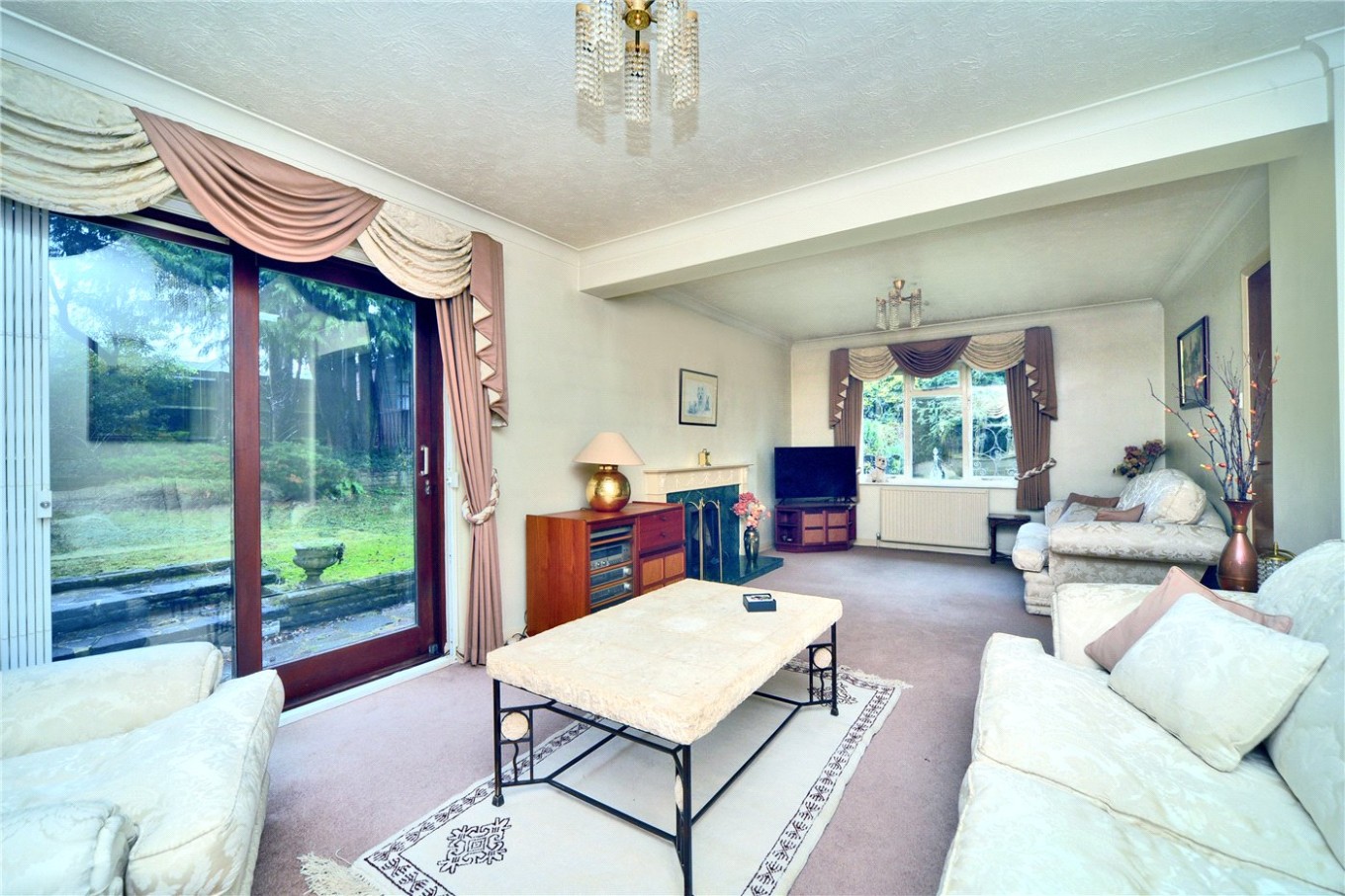 3 bedroom property for sale in Grange Gardens, Banstead, Surrey, SM7