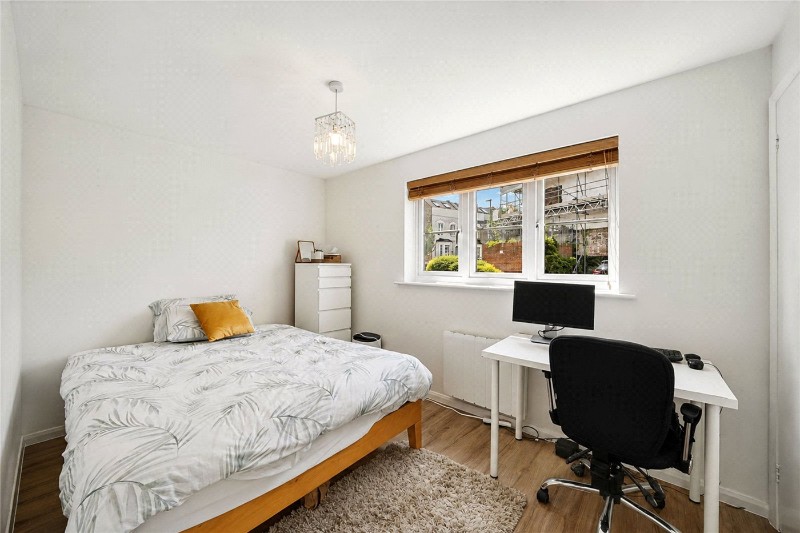 Kiver Road, London, N19