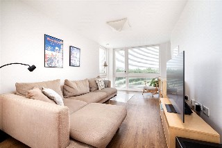 Seven Sisters Road, London, N4