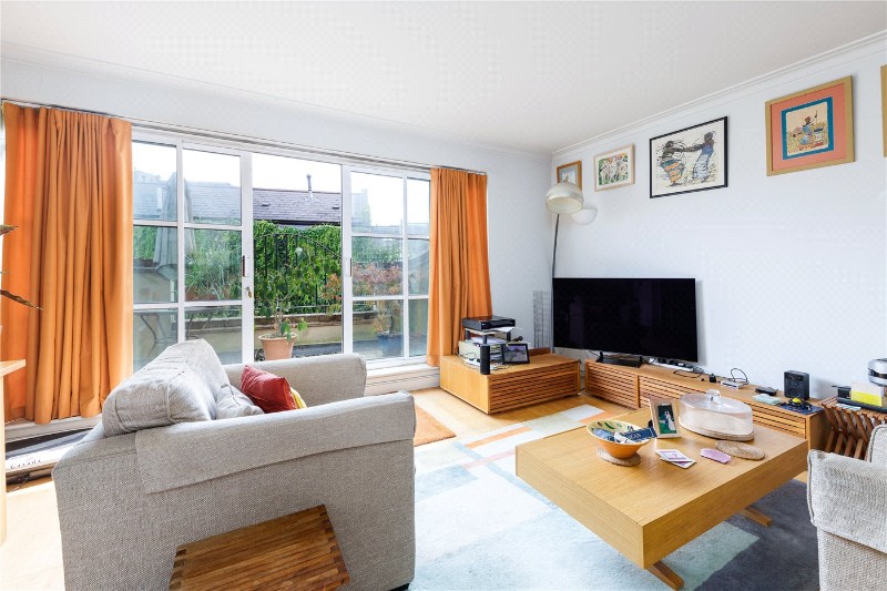 Archway Mews, London, SW15