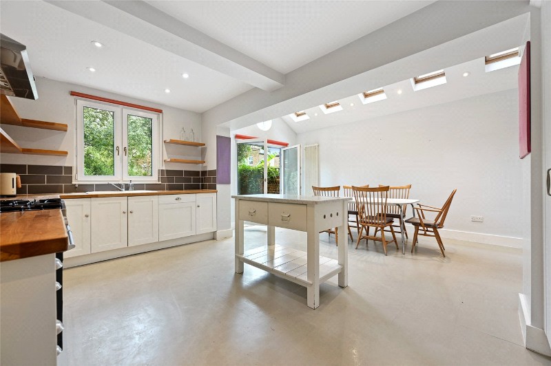 Findon Road, London, W12