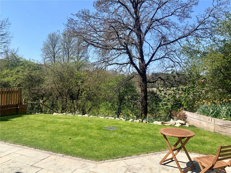 East Bridge Close, Tilford, Surrey, GU10