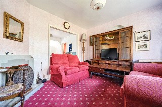 Larkfield Road, Farnham, Surrey, GU9