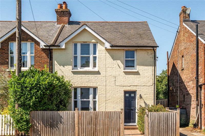 Edward Road, Farnham, Surrey, GU9