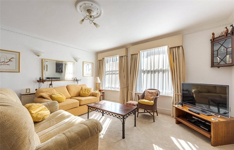 Lindsay Square, London, SW1V