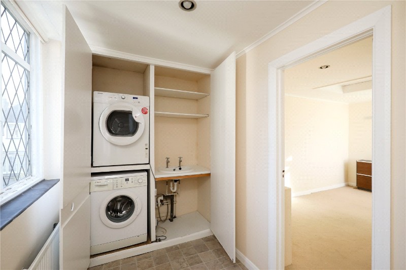 Carbery Avenue, London, W3