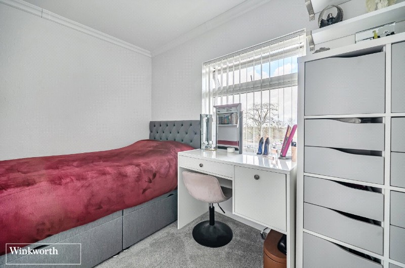 Novello Close, Basingstoke, Hampshire, RG22