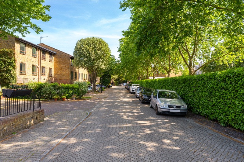 Abinger Mews, Maida Hill, London, W9