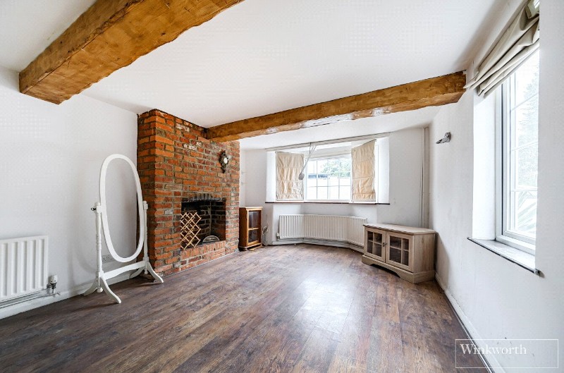 London Road, Bagshot, Surrey, GU19