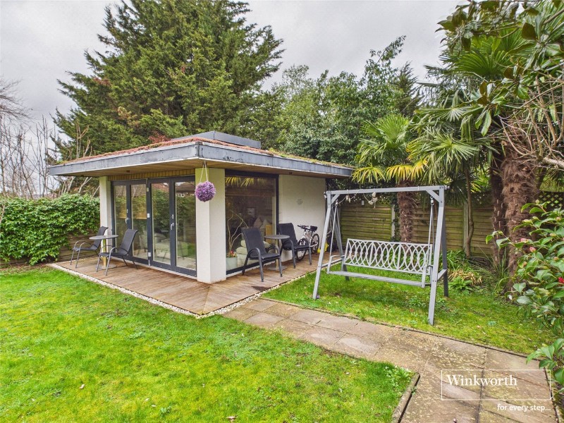 Edgeworth Crescent, London, NW4