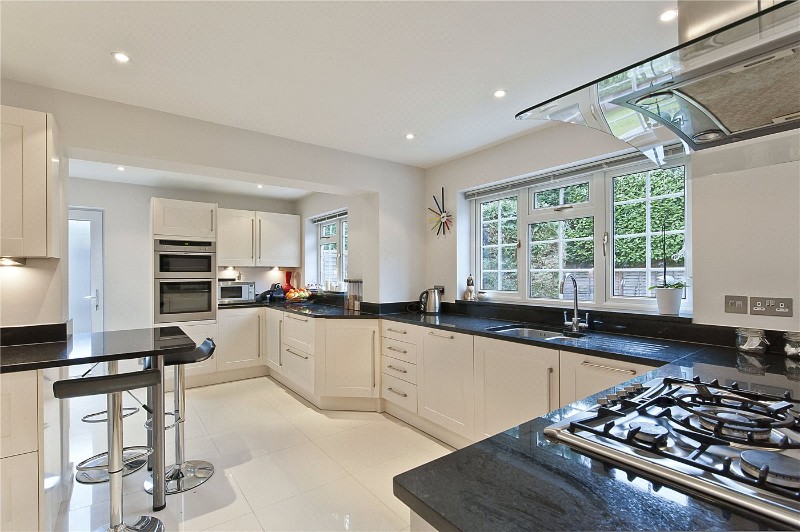Woodland Grove, Weybridge, KT13
