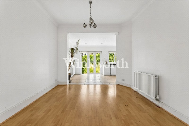 Chimes Avenue, London, N13