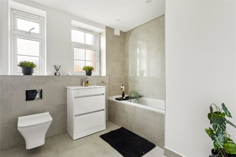 Garratt Lane, London, SW17