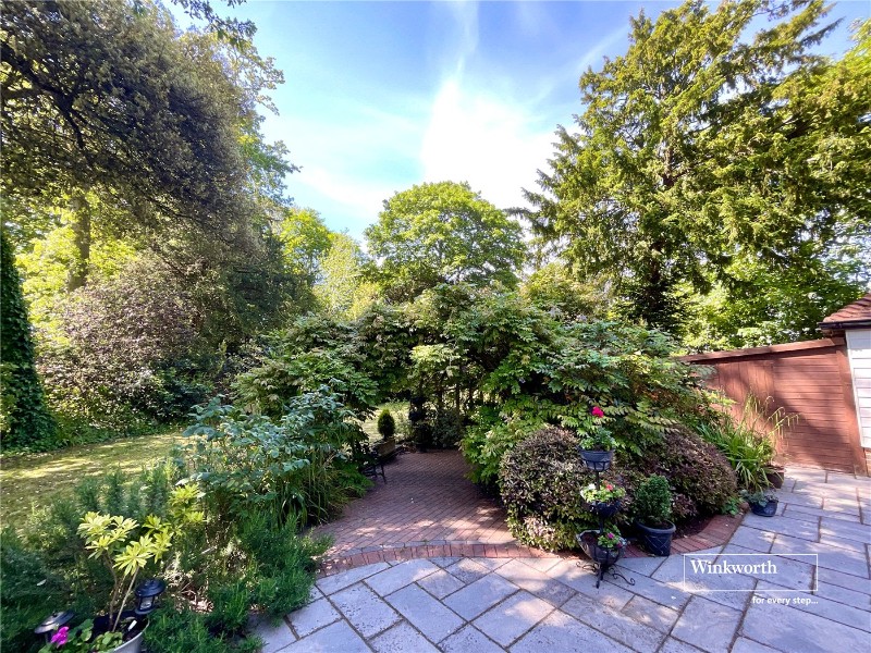 Rothesay Drive, Highcliffe, Christchurch, Dorset, BH23