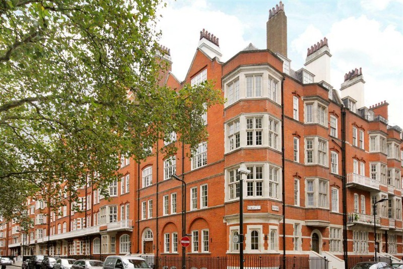 Bedford Avenue, London, WC1B