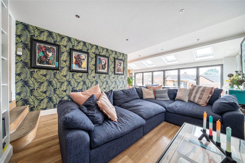 West End Grove, Farnham, Surrey, GU9