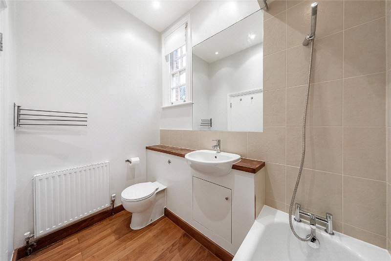 Bath Road, London, W4