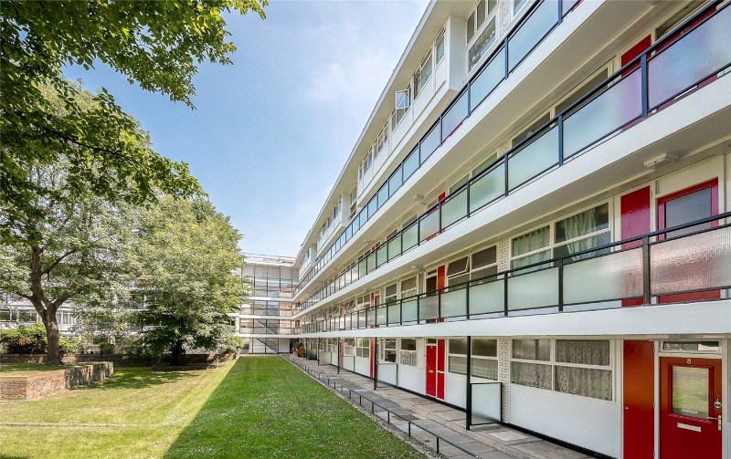 Churchill Gardens, London, SW1V