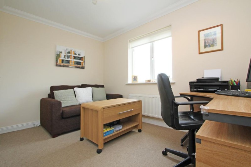 Eaves Close, New Haw Road, Addlestone, KT15