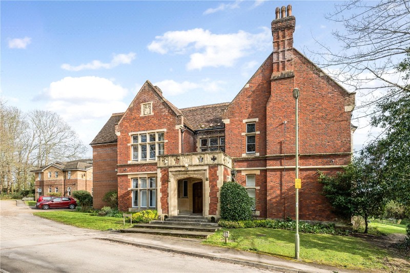 Oakwood Close, Otterbourne, Winchester, Hampshire, SO21