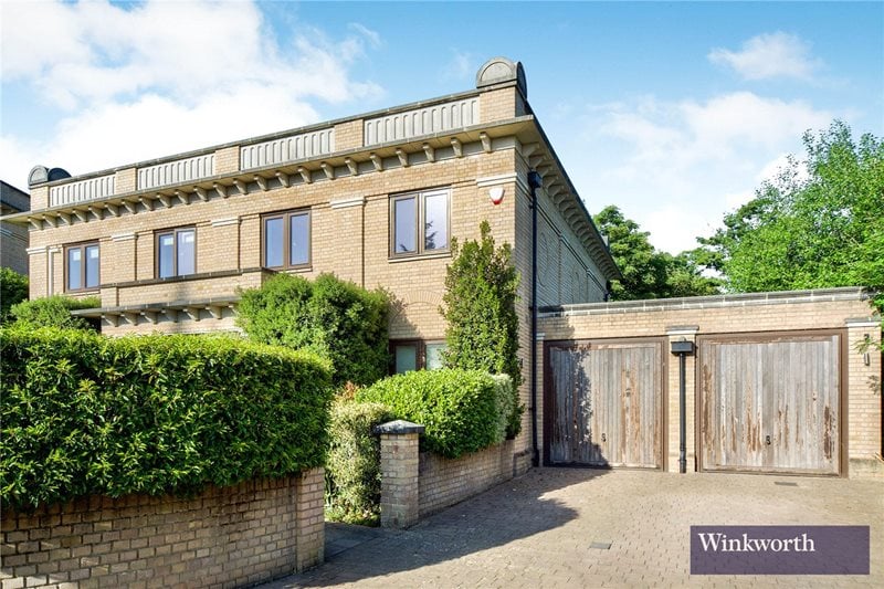 Duchess Crescent, Bentley Priory, Stanmore, Middx, HA7