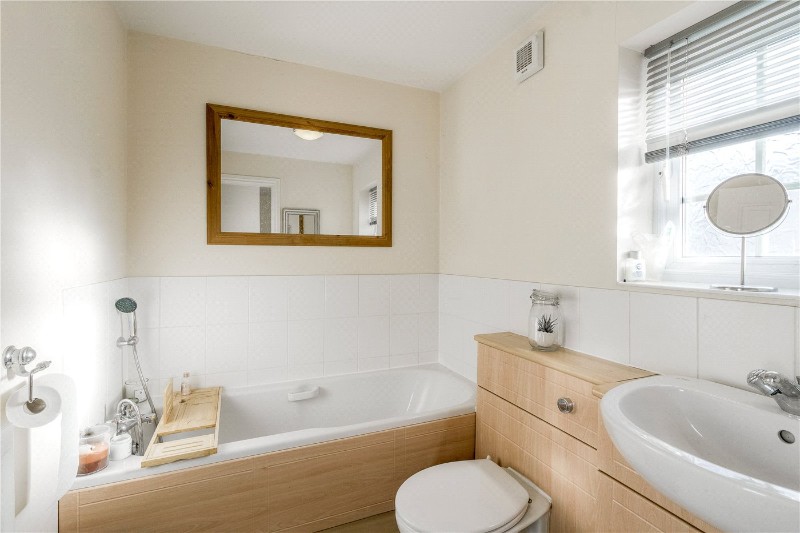 Dainty Grove, Grange Park, Northampton, Northamptonshire, NN4