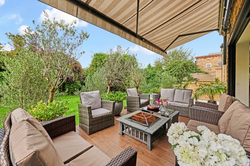 Castelnau, Barnes, London, SW13