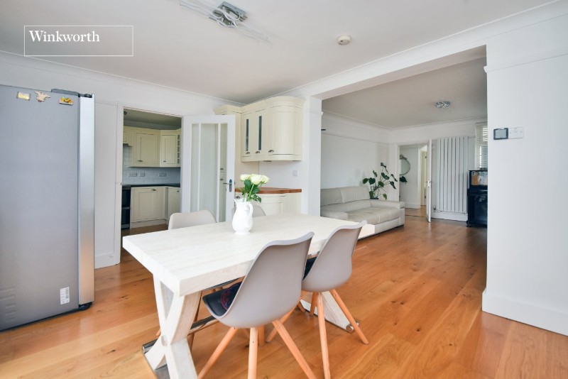 Oaks Avenue, Worcester Park, KT4