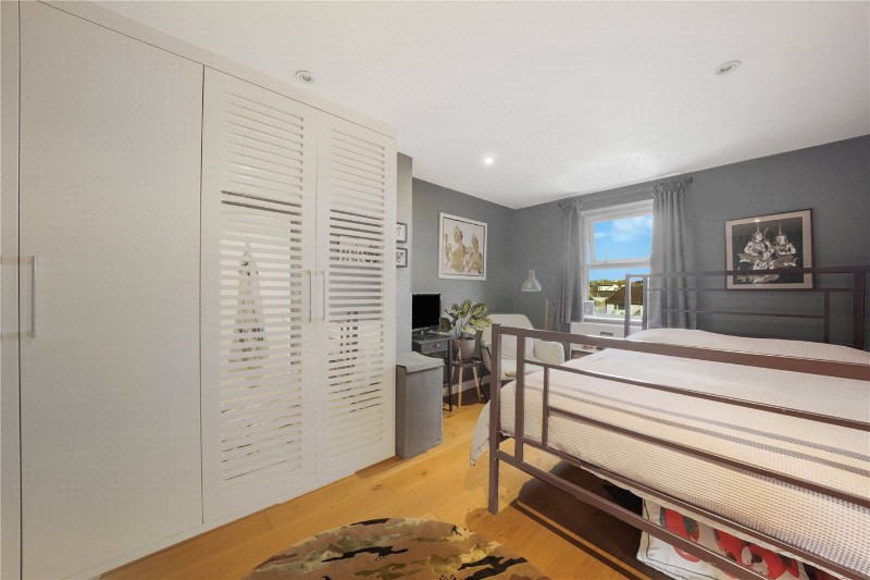 Alexandra Park Road, London, N10