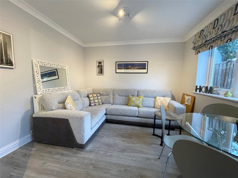 Roman Way, Farnham, GU9