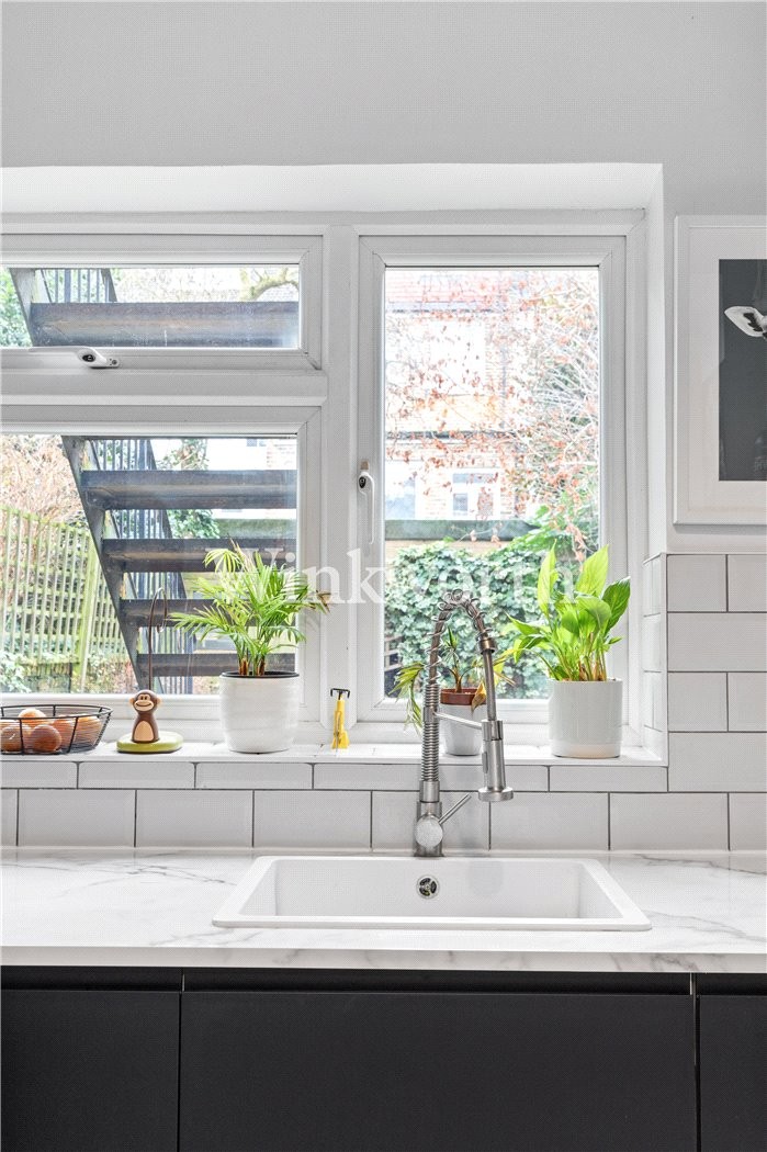 Finsbury Park Road, London, N4