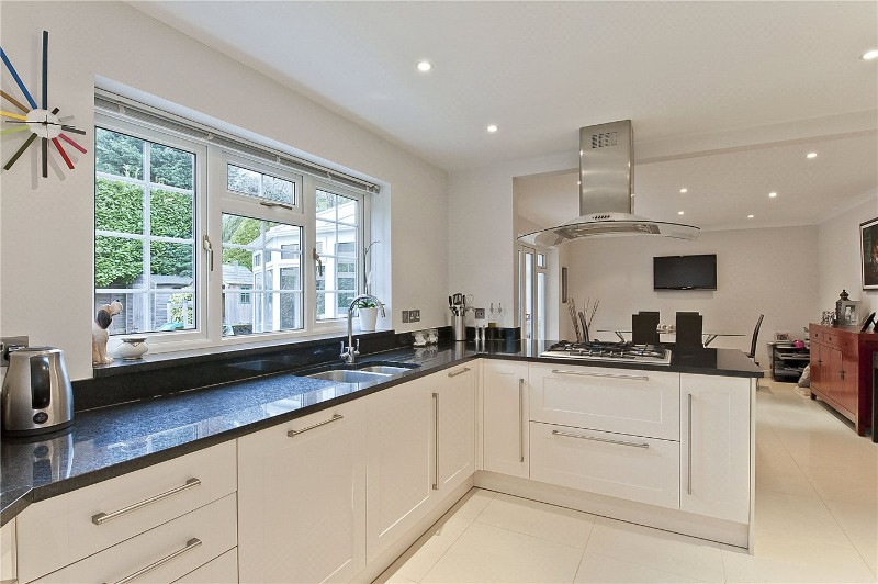 Woodland Grove, Weybridge, KT13