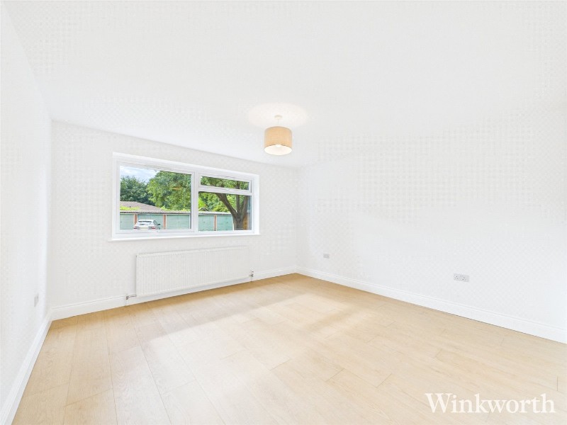 Tring Avenue, London, W5