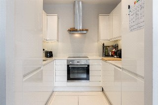 Dee Road, Richmond, TW9