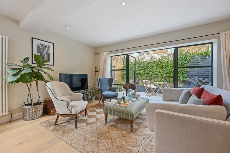 Davisville Road, London, W12