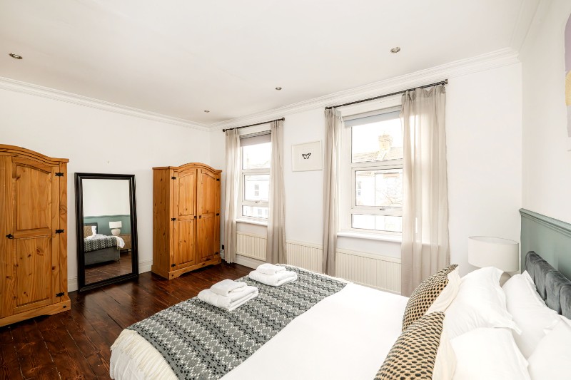 Holberton Gardens, London, NW10