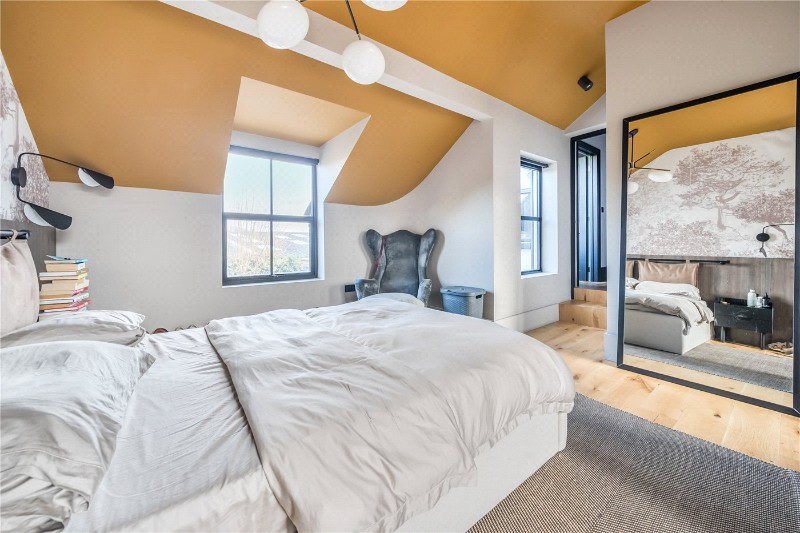 West End Grove, Farnham, Surrey, GU9