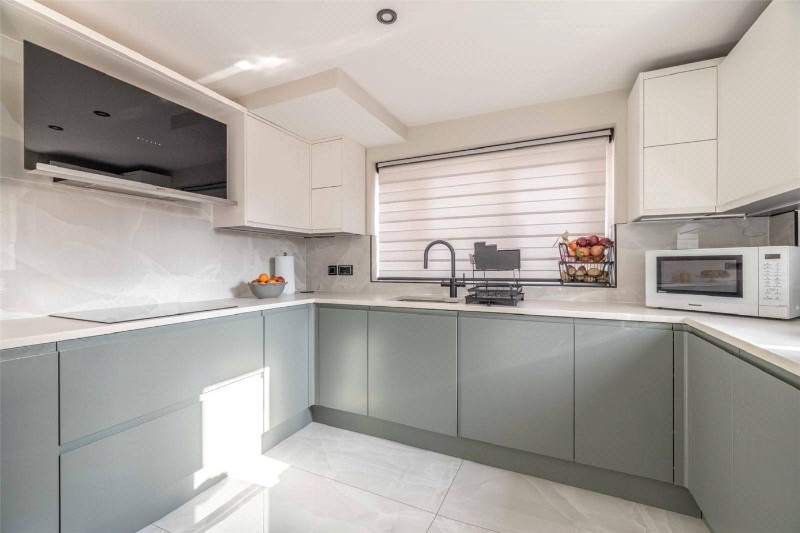 Hewlett Place, Bagshot, Surrey, GU19
