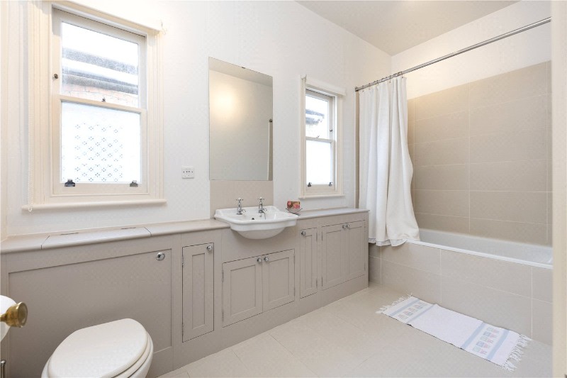 Holroyd Road, London, SW15