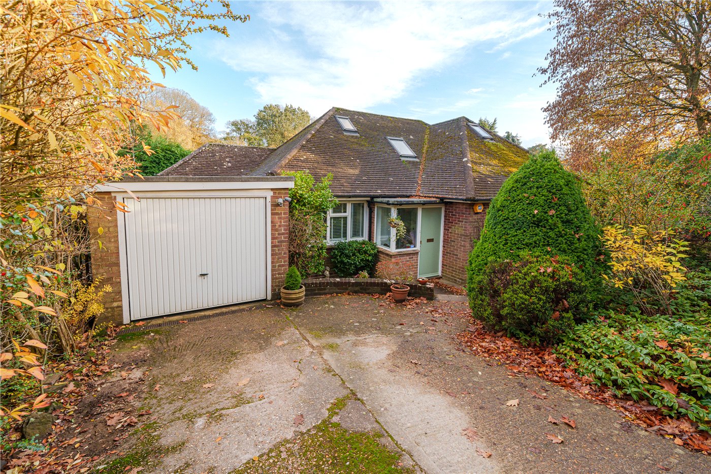 3 bedroom property for sale in Burnt Hill Way, Wrecclesham, Farnham